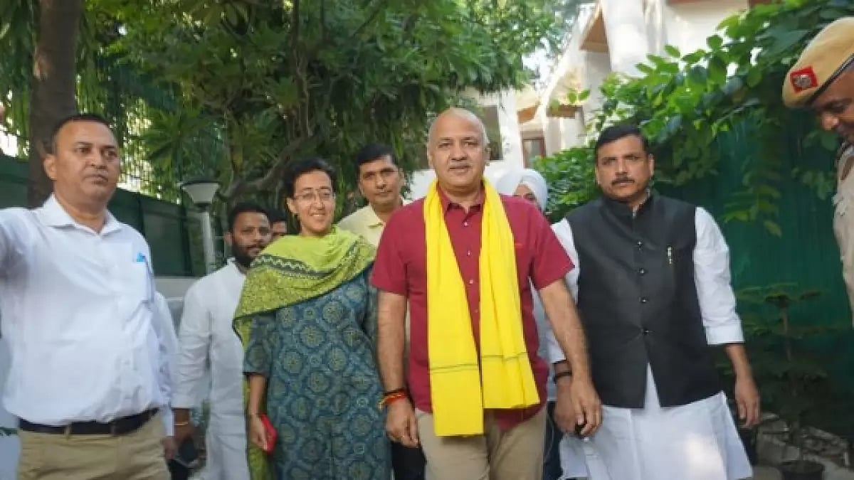 Sanjay Singh detained by Delhi Police