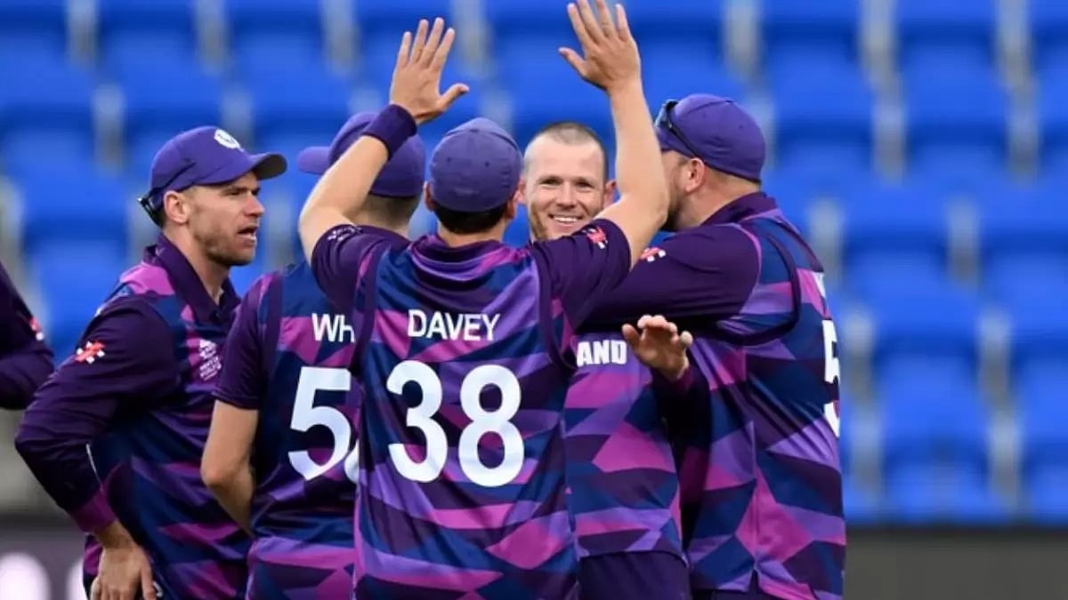 George Munsey's batting and some superb bowling saw Scotland pip West Indies by 42 runs.