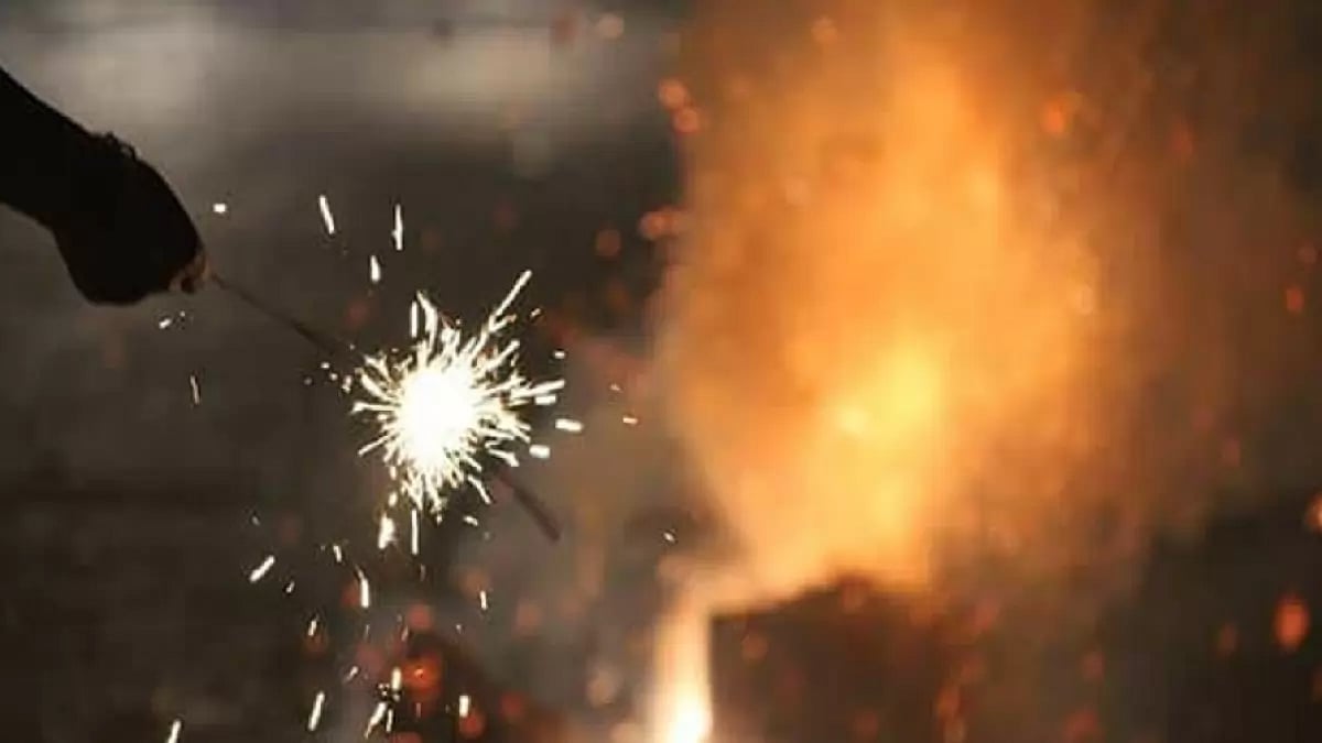 SC Allows Sale and Bursting of Green Crackers in Delhi-NCR on Test Basis Ahead of Diwali