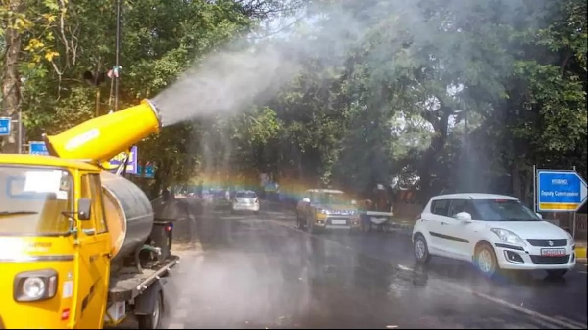 Anti-smog guns for reducing Delhi's air pollution