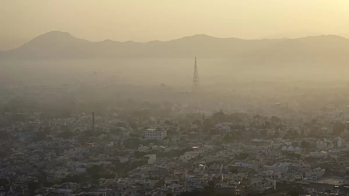 The air quality in Delhi on Diwali turned "very poor" 