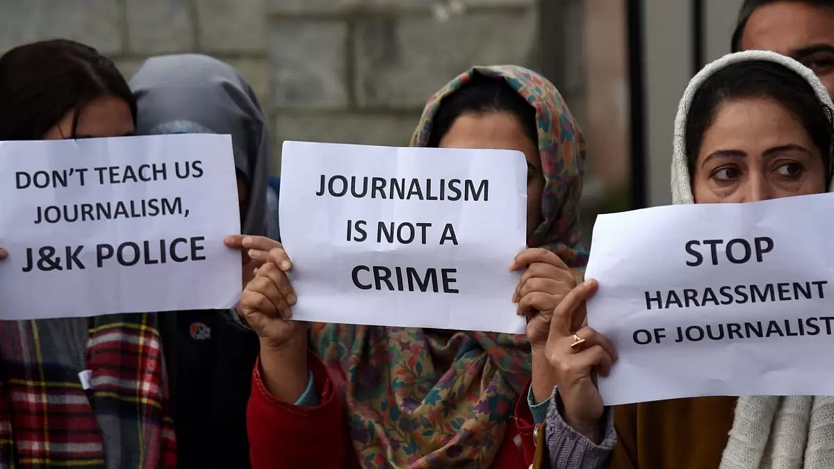 Massive Searches In J&K Over Militant Threat To Journalists