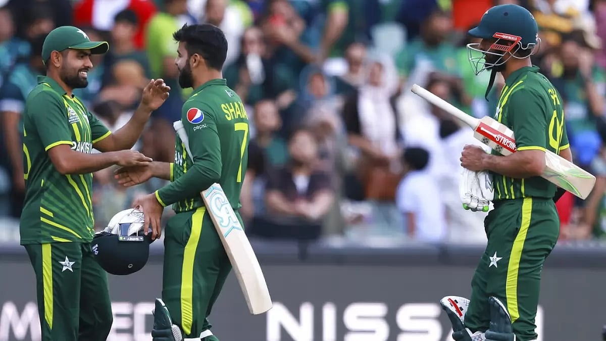 Pakistani players celebrate their win and entry into the T20 World Cup semi-finals.