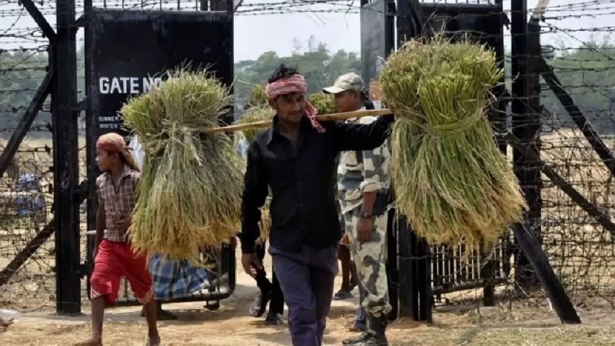 India and Bangladesh share a 4,000km long border.