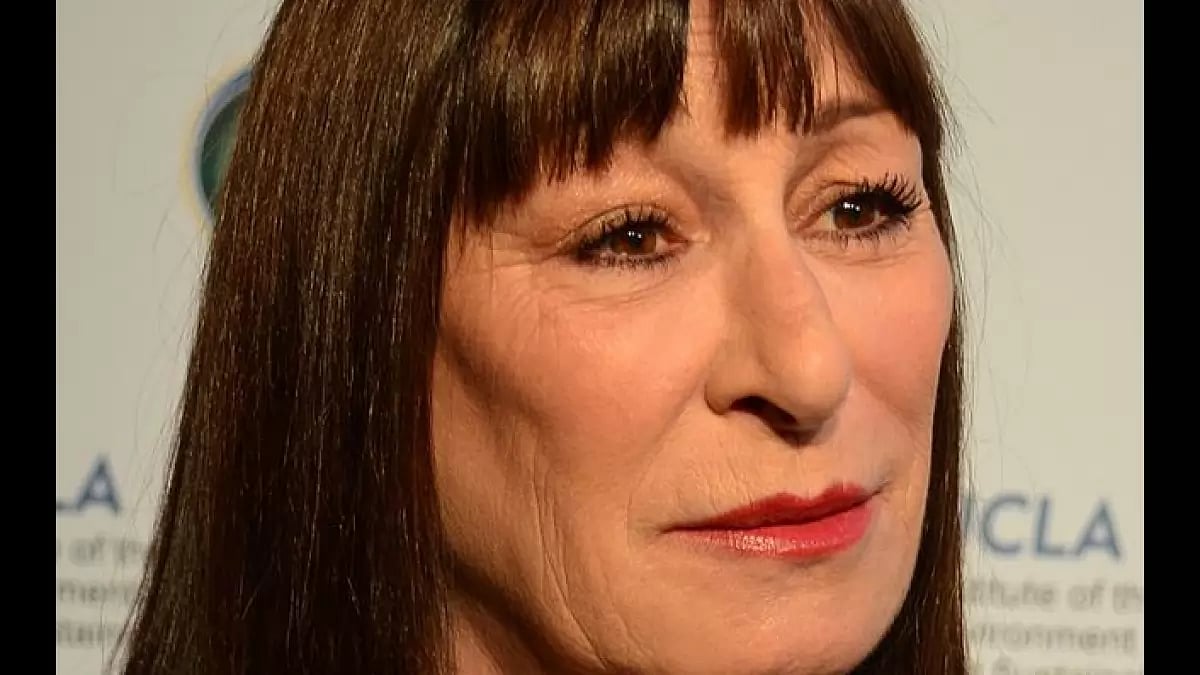 Anjelica Huston