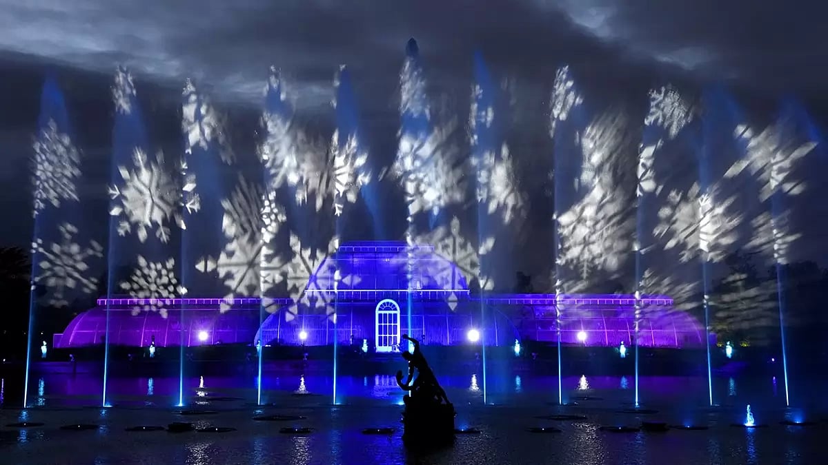 Kew’s Christmas Light Trail In London