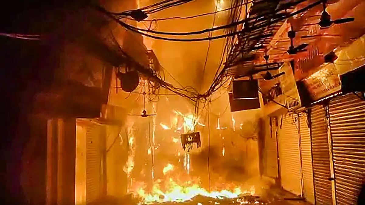 Fire in Bhagirath Palace Market