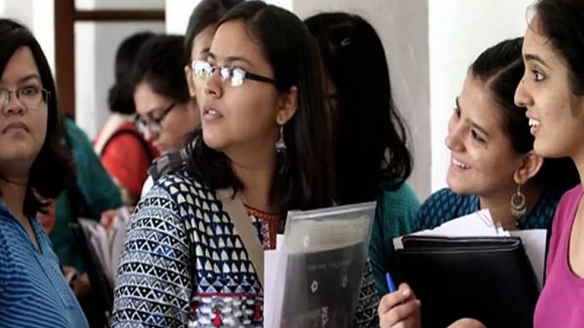 Delhi University to take immediate steps to fill vacant posts of assistant professors.