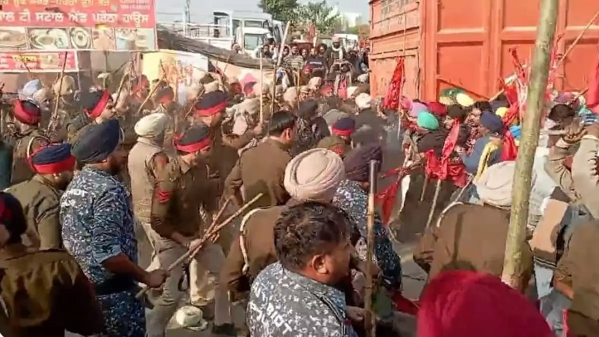 Sangrur Police lathicharge protesters in Punjab.