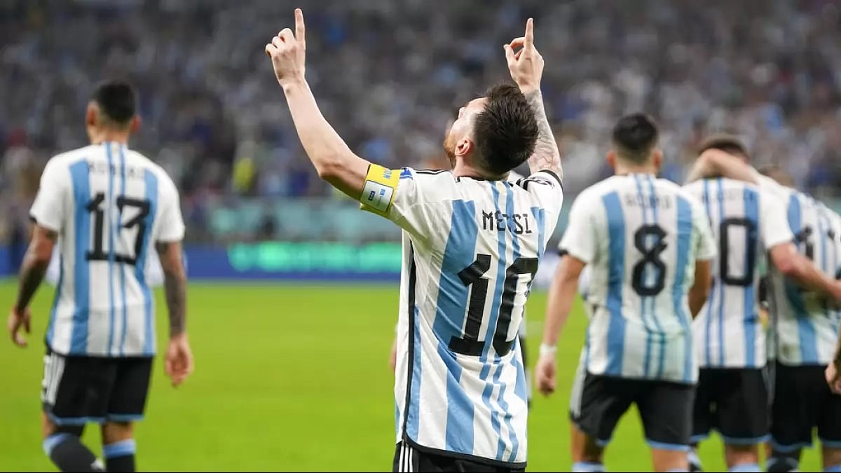 Lionel Messi celebrates after scoring Argentina's first goal against Australia on Saturday.