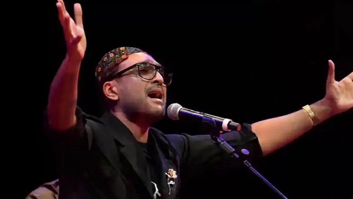 Pakistani Singer Ali Sethi singing Pasoori 