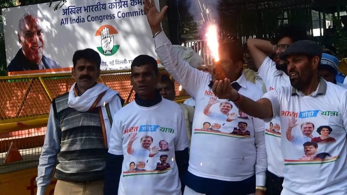 Congress workers celebrating Himachal Pradesh victory 
