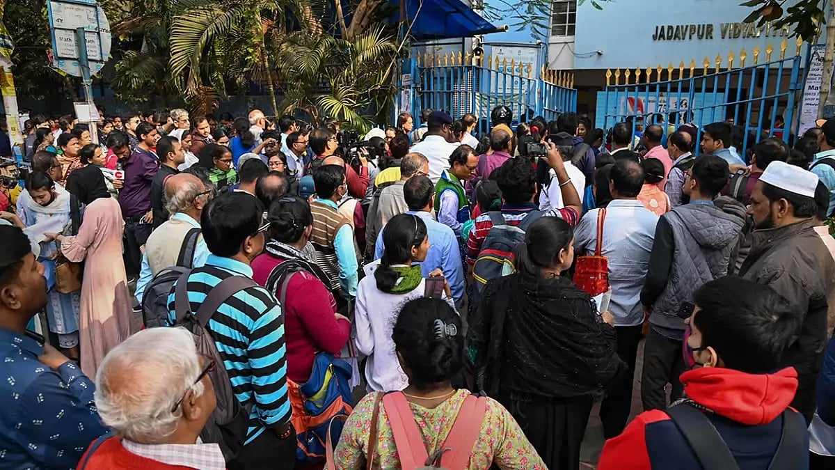 | PTI/File : West Bengal: Teachers Scuffle With Police during Protest Over Loss Of Jobs | Details