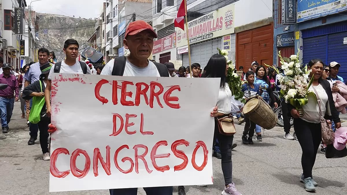 Peru Protests Continue Despite 8 Deaths