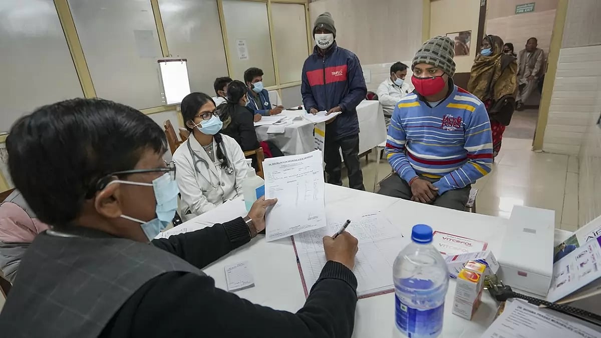 The Tamil Nadu government has ramped up efforts to prevent and treat mosquito-born diseases. It is holding at least 1,000 fever camps daily from Sunday. (Representative Photo)