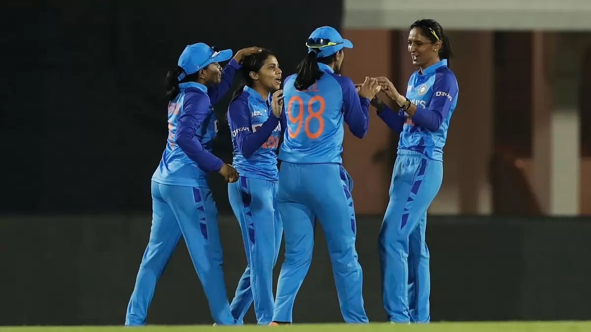 Harmanpreet Kaur, right, will lead the side.
