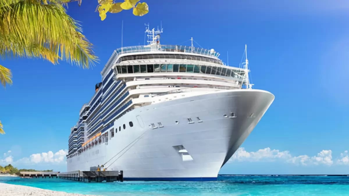 Cruise ship