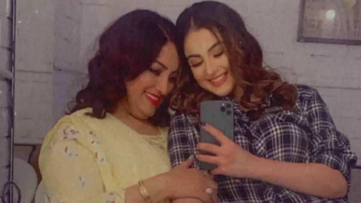 Tunisha Sharma with her mother Vanita Sharma