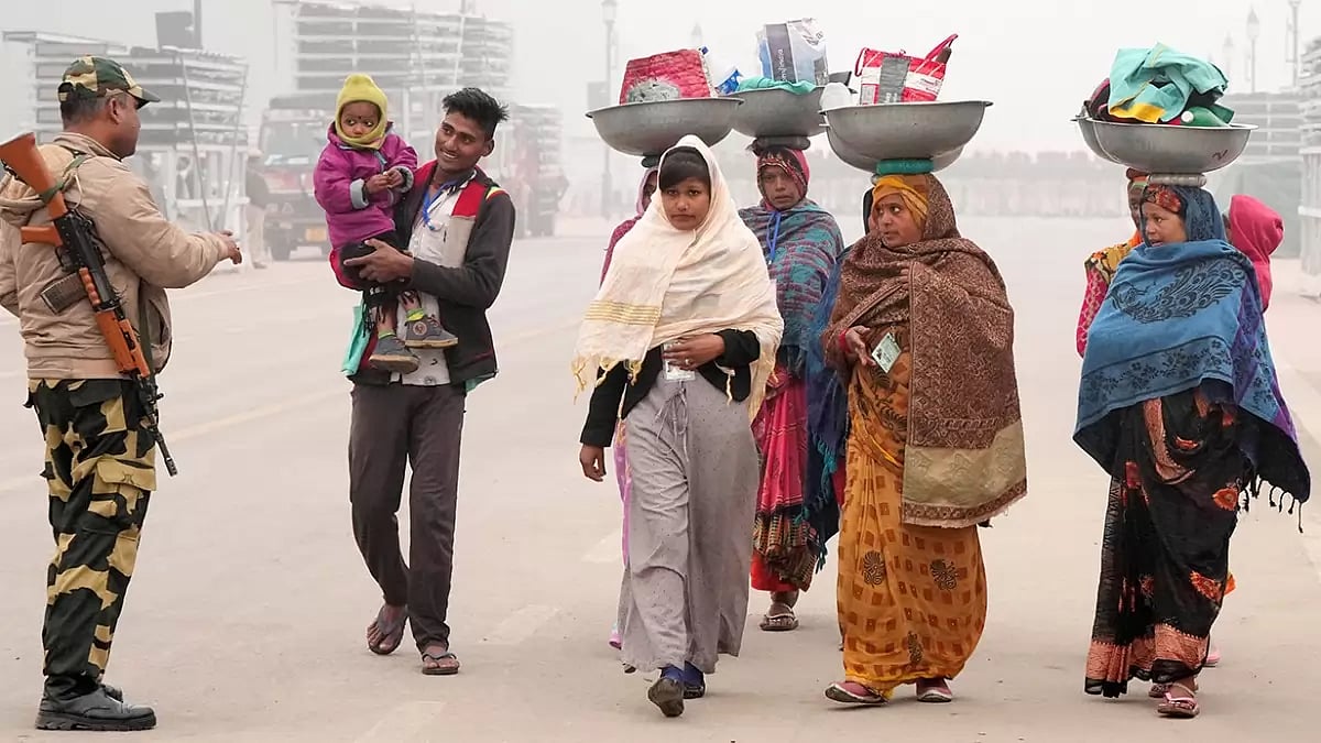 Cold and foggy morning in Delhi