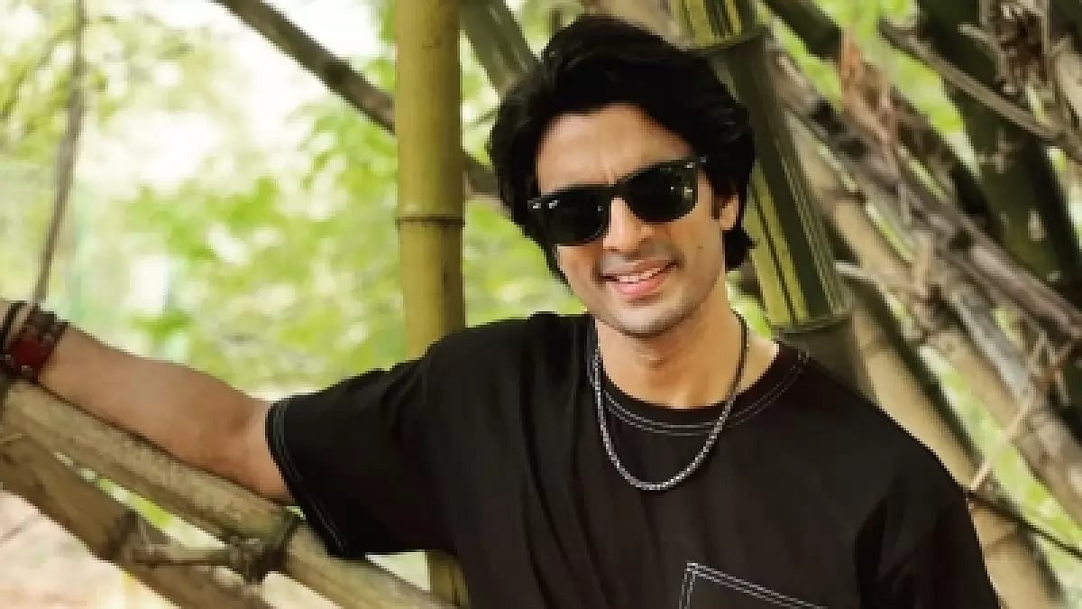 X : Gashmeer Mahajani 