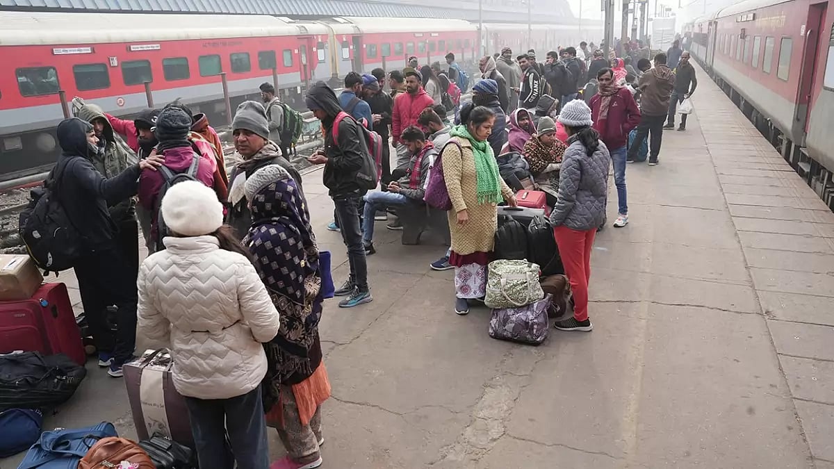 Trains delayed due to fog