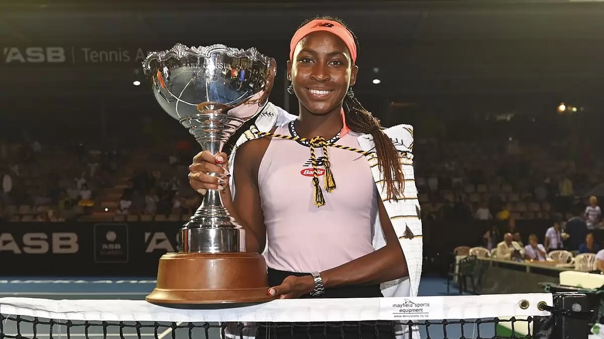 Gauff poses with the ASB Classic winner's trophy she won in Auckland on Jan 8.