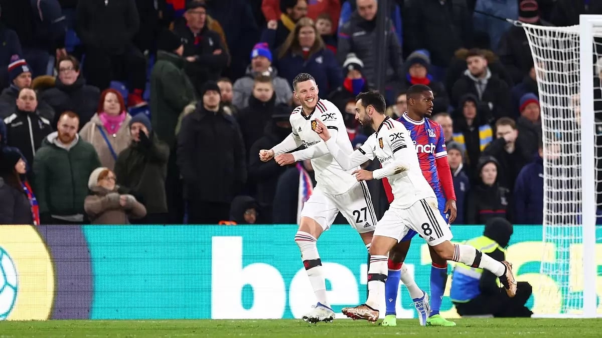 United moved up from fourth to third in the league, level on points with Manchester City.