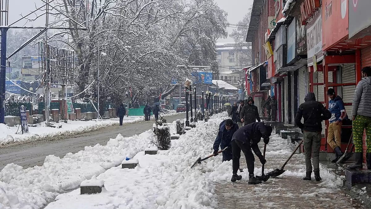 Snowfall in Srinagar