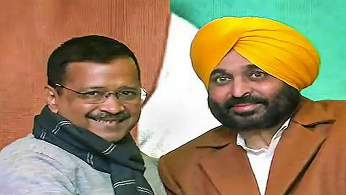 AAP leader Arvind Kejriwal and Punjab CM Bhagwat Singh Mann in Chandigarh