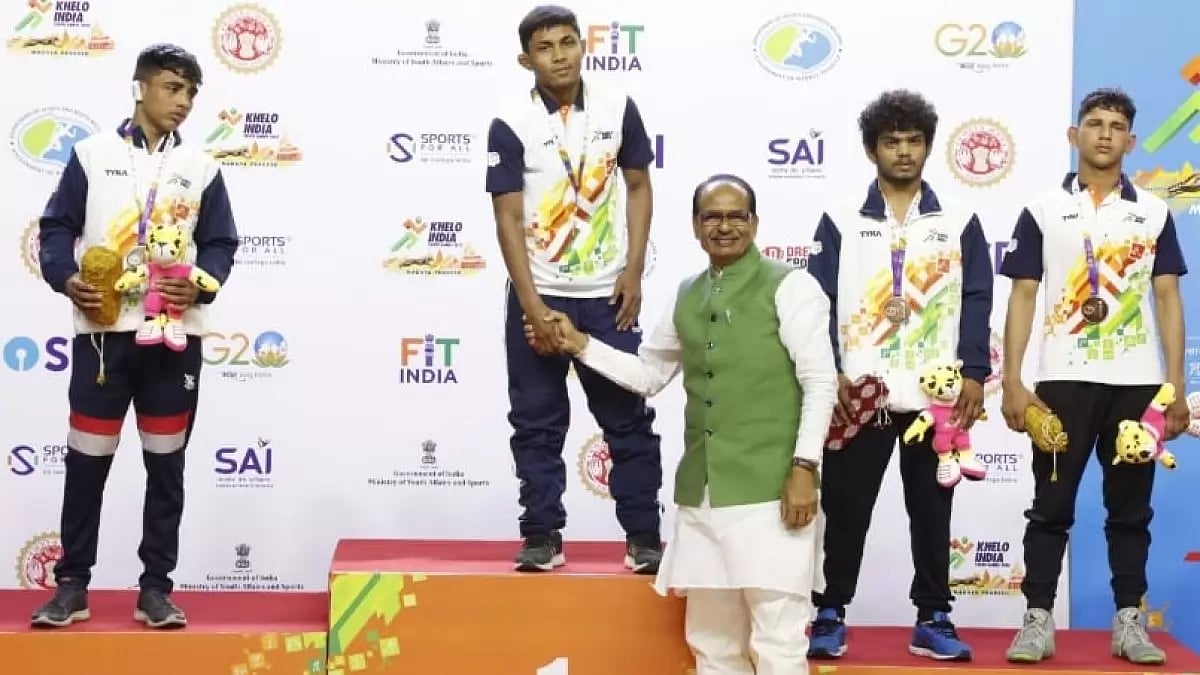 Madhya Pradesh Chief Minister Shri Chouhan with the winners