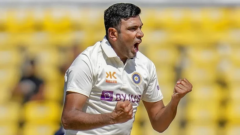 Ravichandran Ashwin Left In Splits As Makhaya Ntini Sings Bollywood Classic Kabhi Kabhi Mere Dil Me To Greet Chennai Super Kings Fans - Watch Hilarious Video