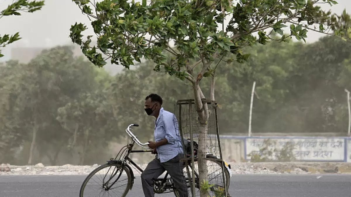 Windy Morning in Delhi