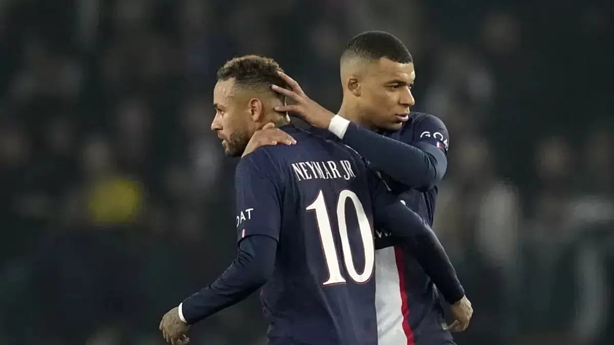 PSG may need Kylian Mbappe (R) for a turnaround to avoid a shock exit.