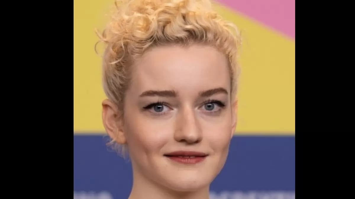 Julia Garner