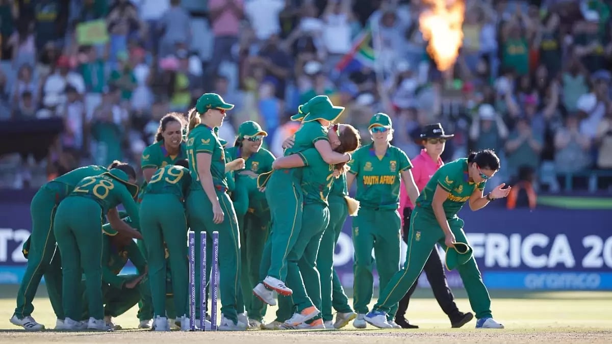 South Africa players celebrate after defeating England in the semifinal on Friday.