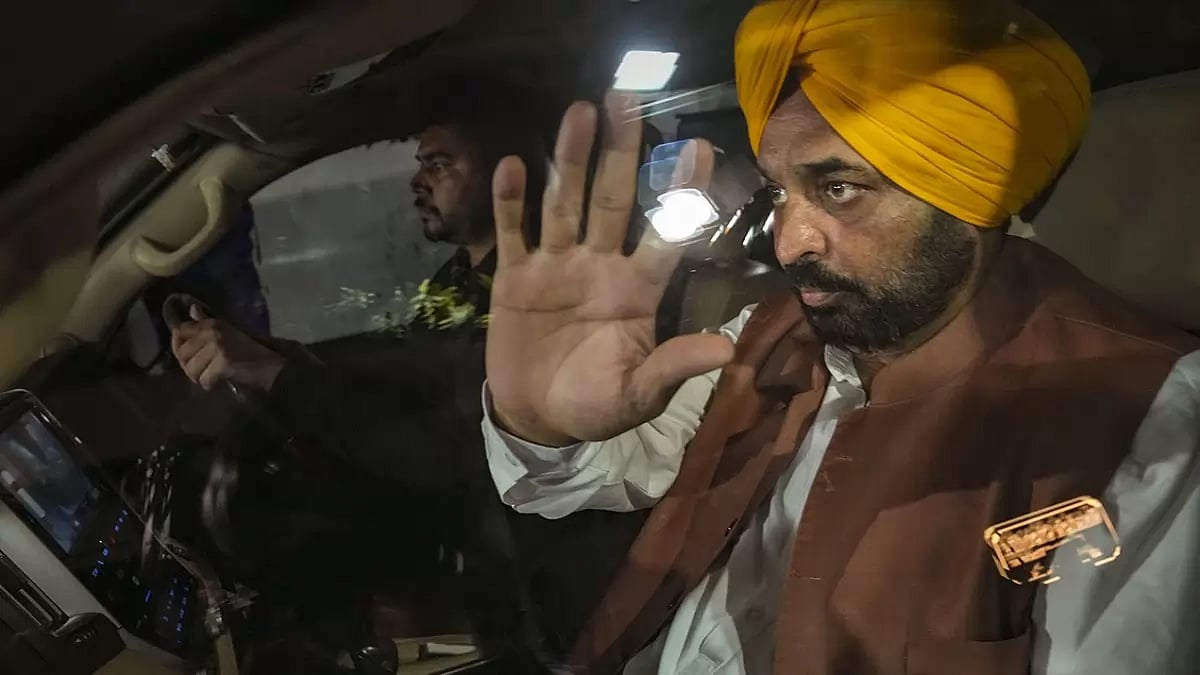 Bhagwant Mann at Sisodias house