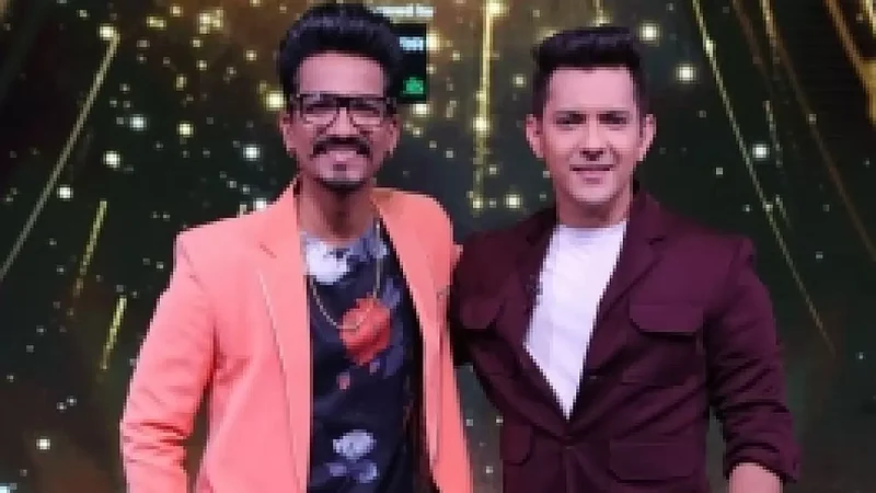 Aditya Narayan, Haarsh Limbachiyaa Entertain Viewers With Their Amusing Conversation On Bzinga