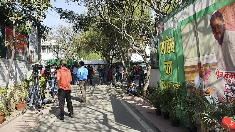Land-For-Jobs Scam: ED Raids Properties Linked To Lalu Prasad, RJD Leaders Amid CBI Heat