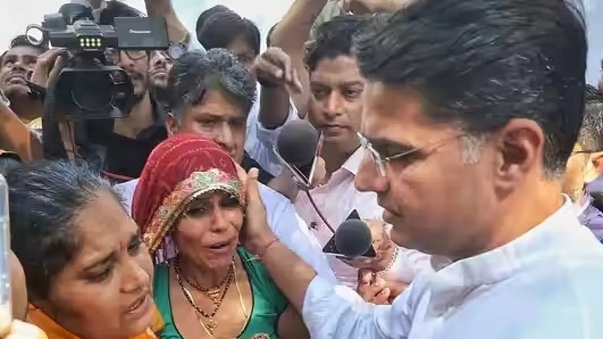 Sachin Pilot with widows of CRPF jawans martyred in  Pulwama attack 