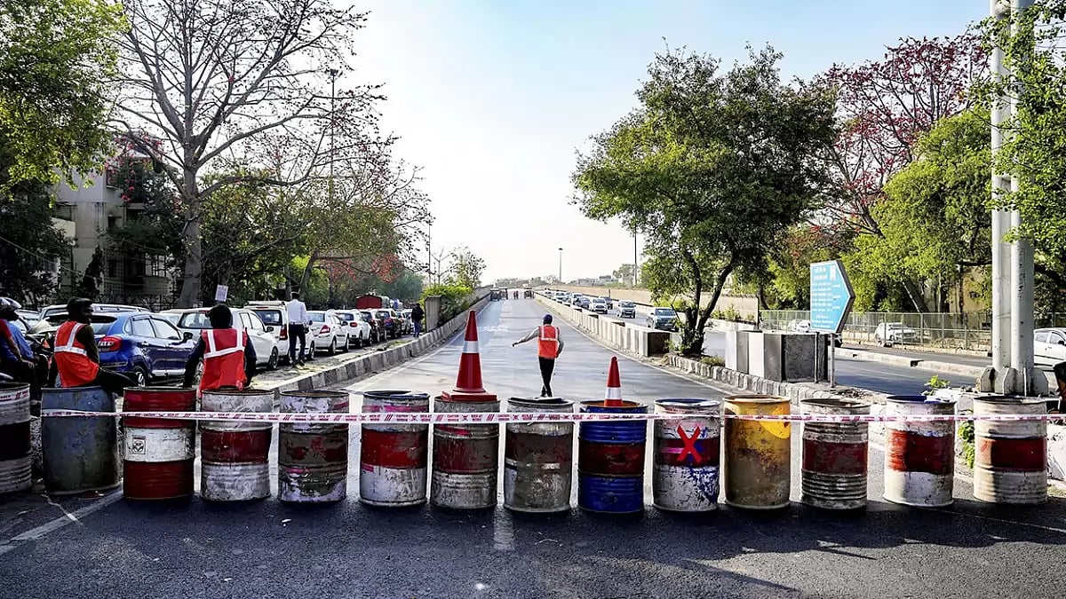 Chirag Delhi flyover shut for 50 days