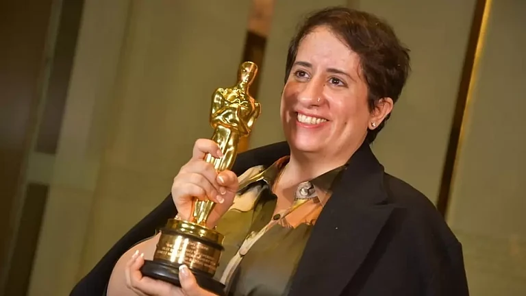 Guneet Monga reached India after Oscar win - null