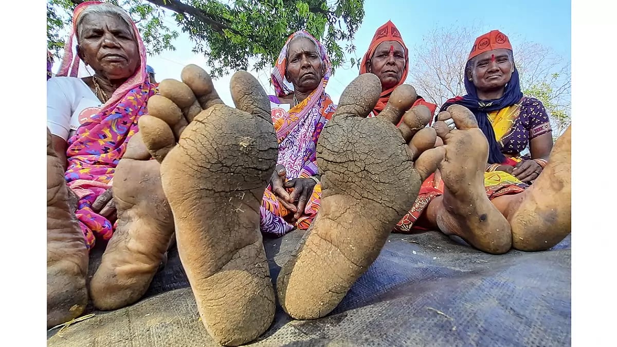 Farmers march from Nashik to Mumbai