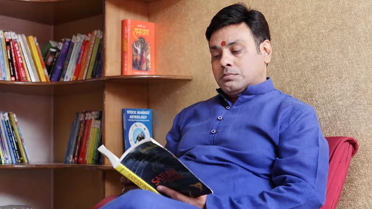 Vinay Bajrangi, Astrologer