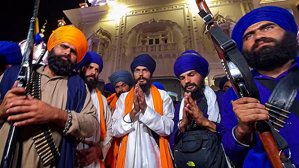 Waris Punjab De founder Amritpal Singh with his associate Lovepreet Toofan visits Golden Temple