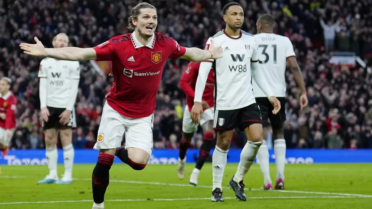 Fulham saw their two players being sent-off as well as their manager, Marco Silva.