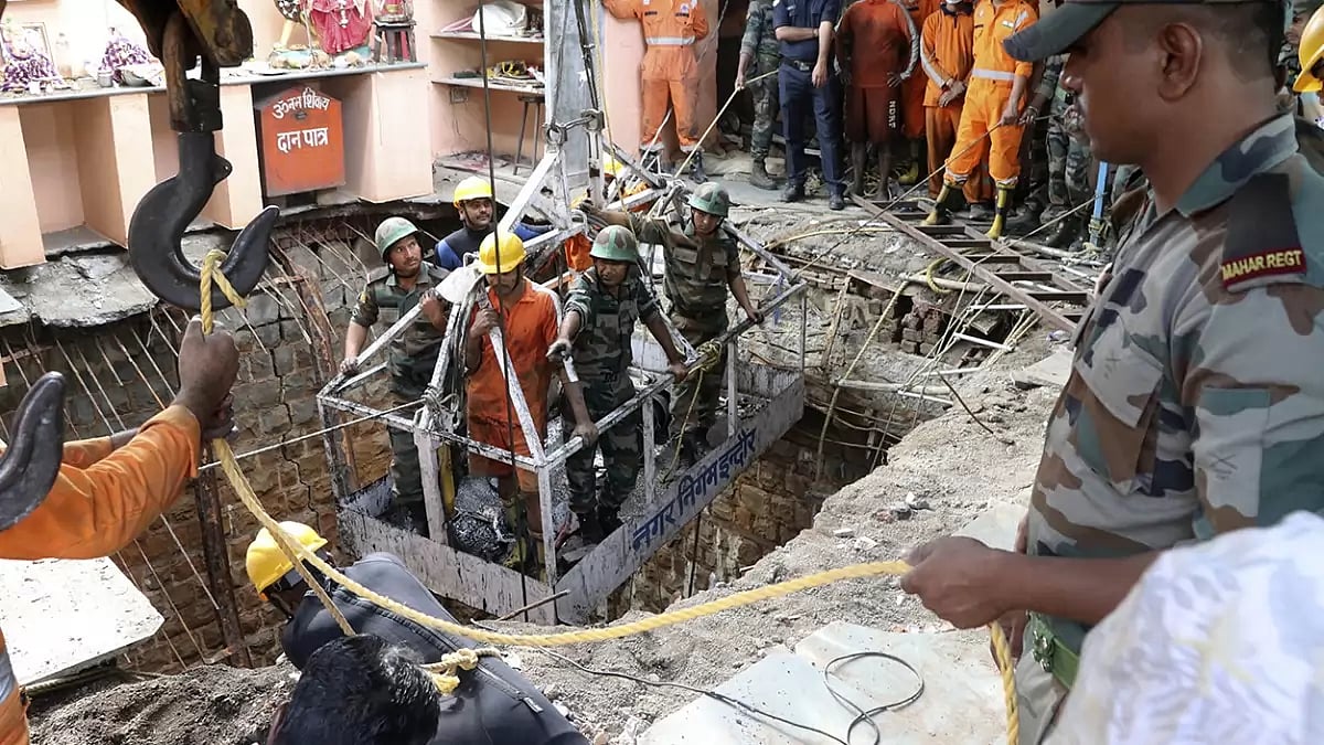 Roof of well collapses at temple