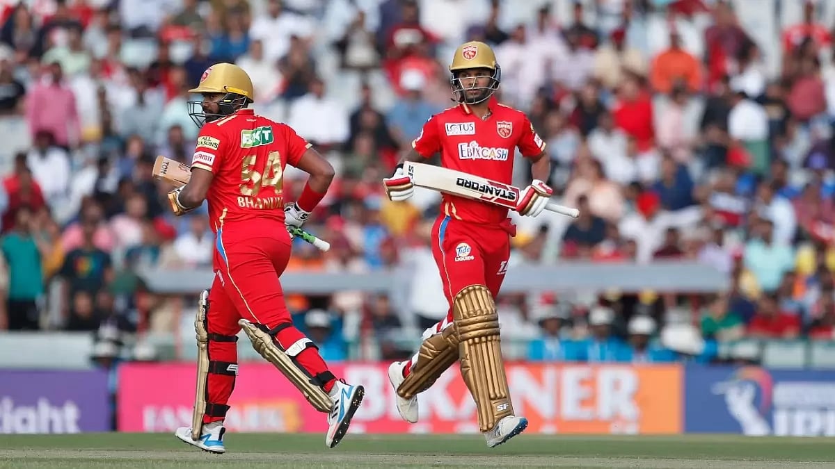 Rajapaksa, left, and Dhawan put on an 86-run partnership for the 2nd wicket.