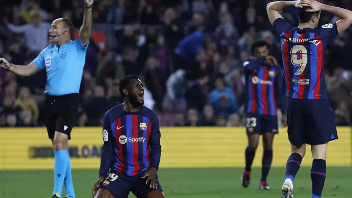 Barcelona are 11 points ahead of Real Madrid but hasn't scored in the last three games.