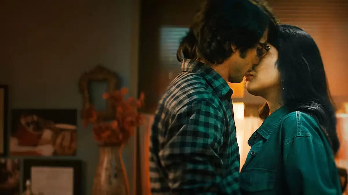 A Still From 'Tooth Pari'