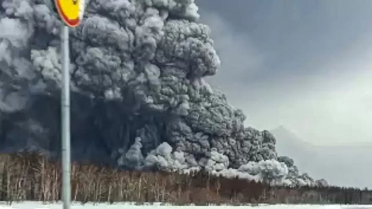 Russia Volcanic Eruption